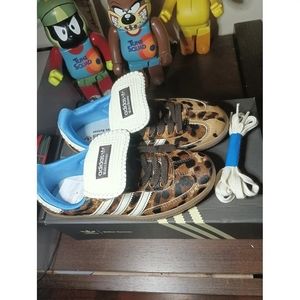 Meet your Posher, Egbert